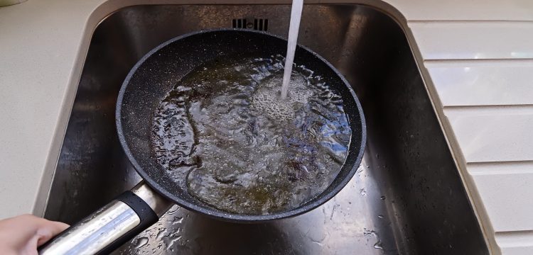 Say no to cooking oils in your sink
